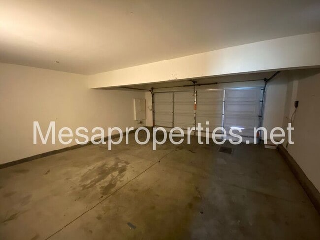 Building Photo - 7195 Oak Tree Pl