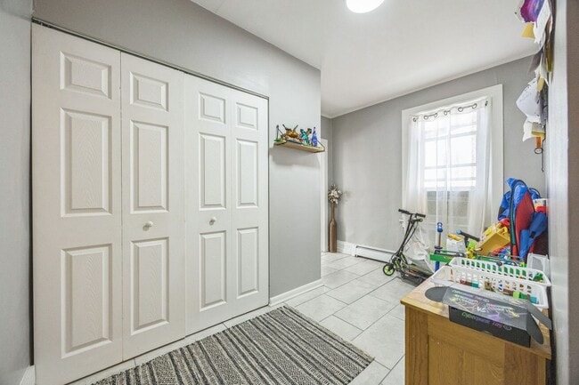 Building Photo - Cozy 2-Bedroom, 1 Bath Apartment in Plymou...