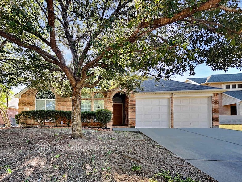 Primary Photo - 2919 Crystal Way