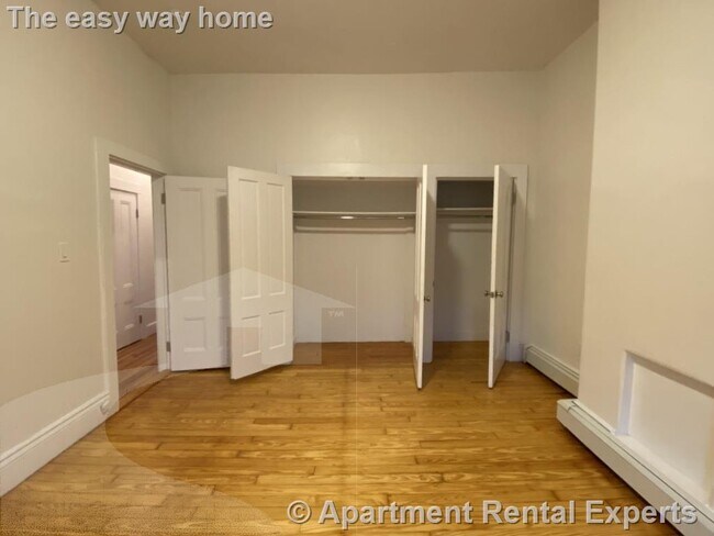 Building Photo - 194 Central St