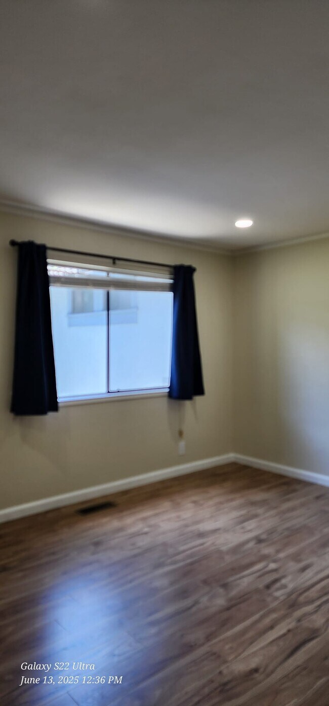 Master bedroom 1 - 34752 Hemet Common