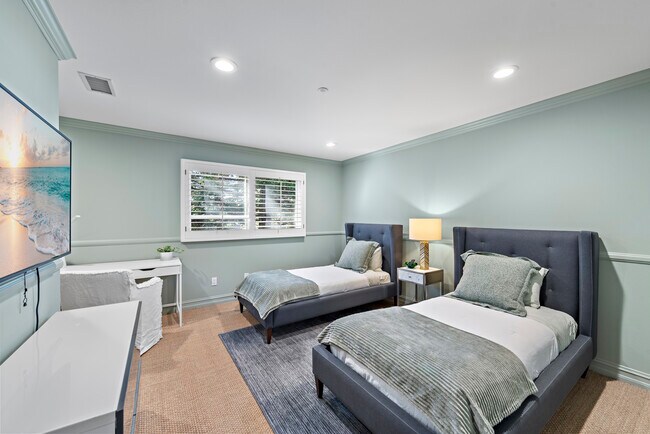 Building Photo - 20 Cape Danbury