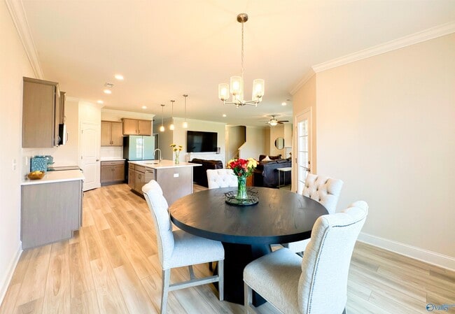 Building Photo - 3108 Henry Rd SE