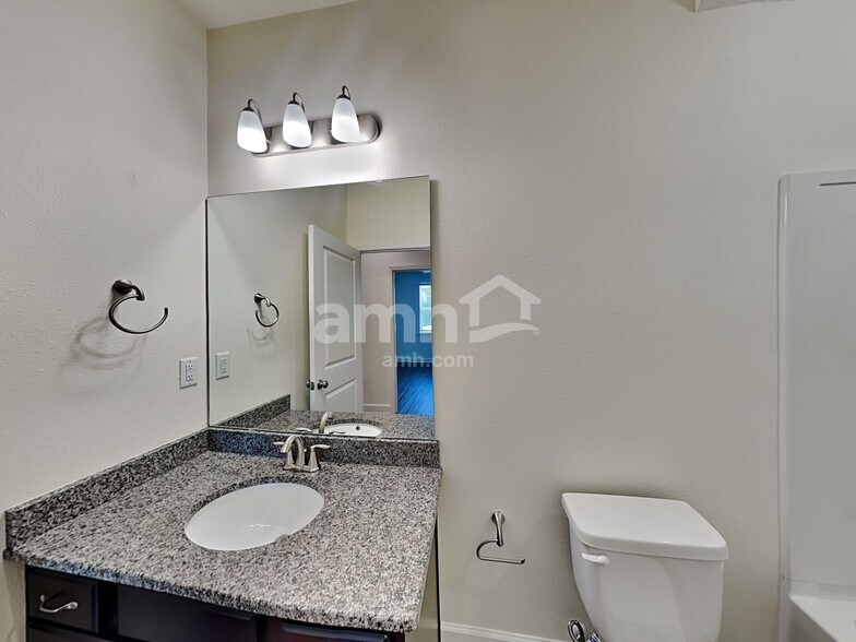 Building Photo - 1889 Silver Point