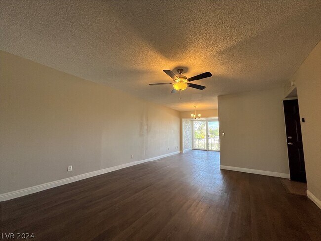Building Photo - 1390 E Vegas Valley Dr