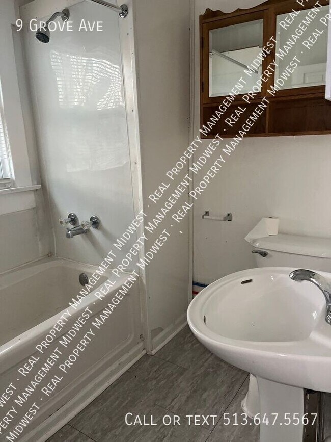 Building Photo - 9 Grove Ave