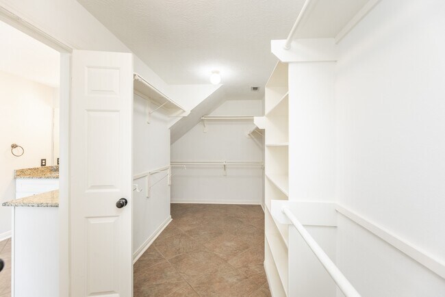 Building Photo - 23106 Beech Canyon Dr