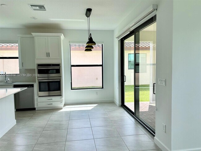 Building Photo - 3265 Dunning Dr