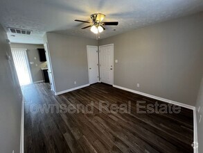 Building Photo - 1441 Ireland Dr