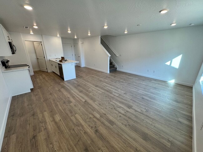 Building Photo - Reduced security deposit!!  Brand New Long Valley Town home!!