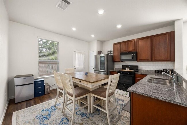 Building Photo - 4727 Prairie Chase Dr