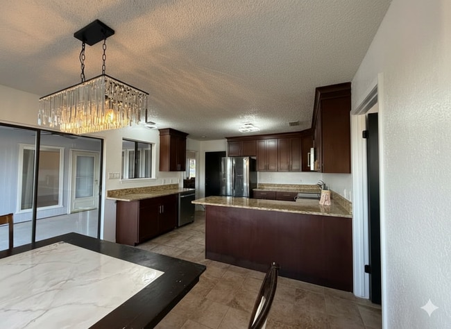 Building Photo - 2807 Macauslan St