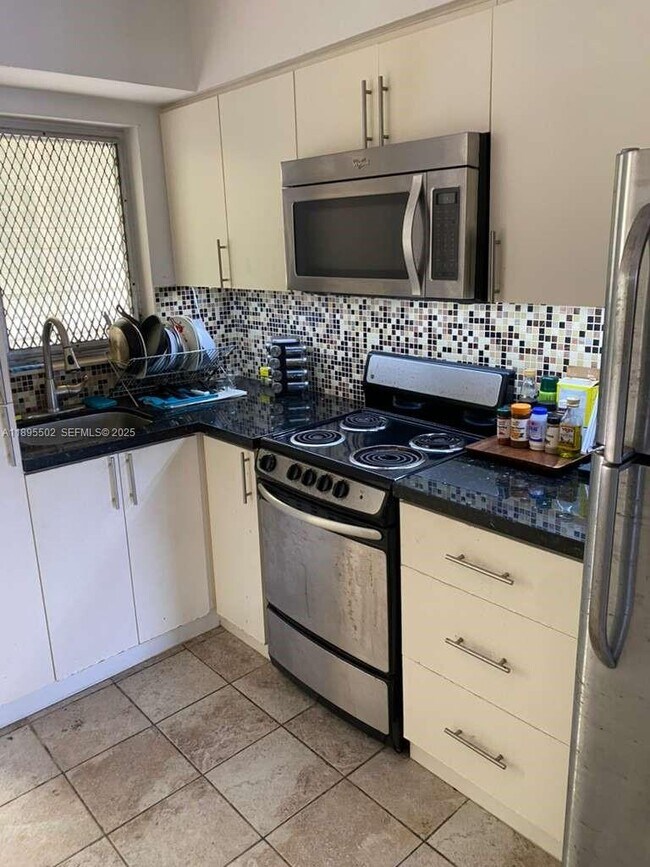 Building Photo - 851 Meridian Ave