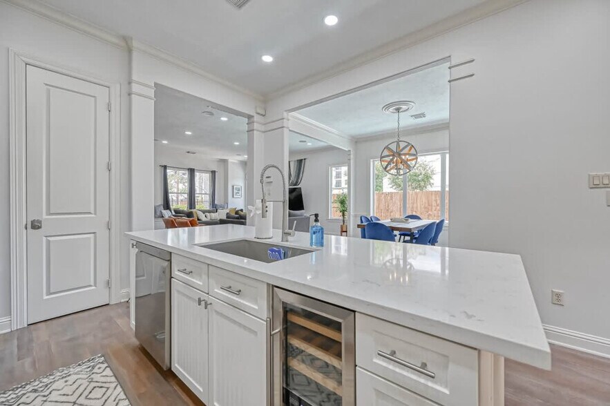 Building Photo - 1352 Dorothy St