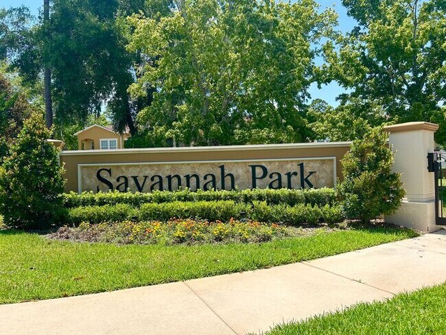 Building Photo - Beautiful 3/2.5 Spacious Townhome with a Private Courtyard and a 2 Car Garage in the Desirable Sa...