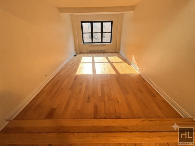 Building Photo - 141 E 56th St