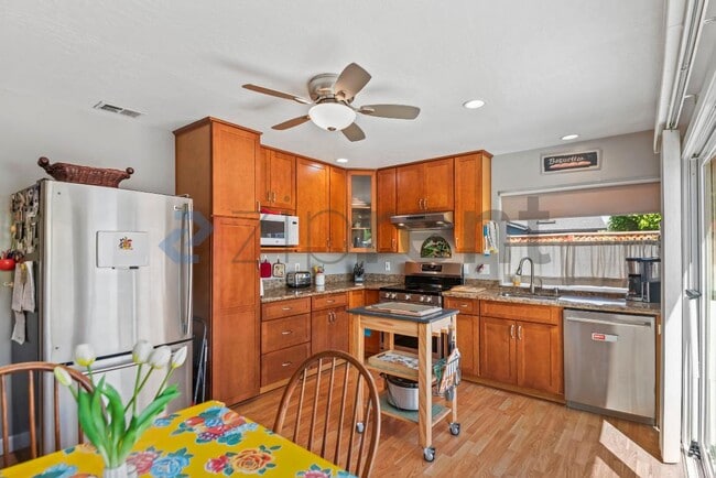 Building Photo - 262 Arbor Valley Dr