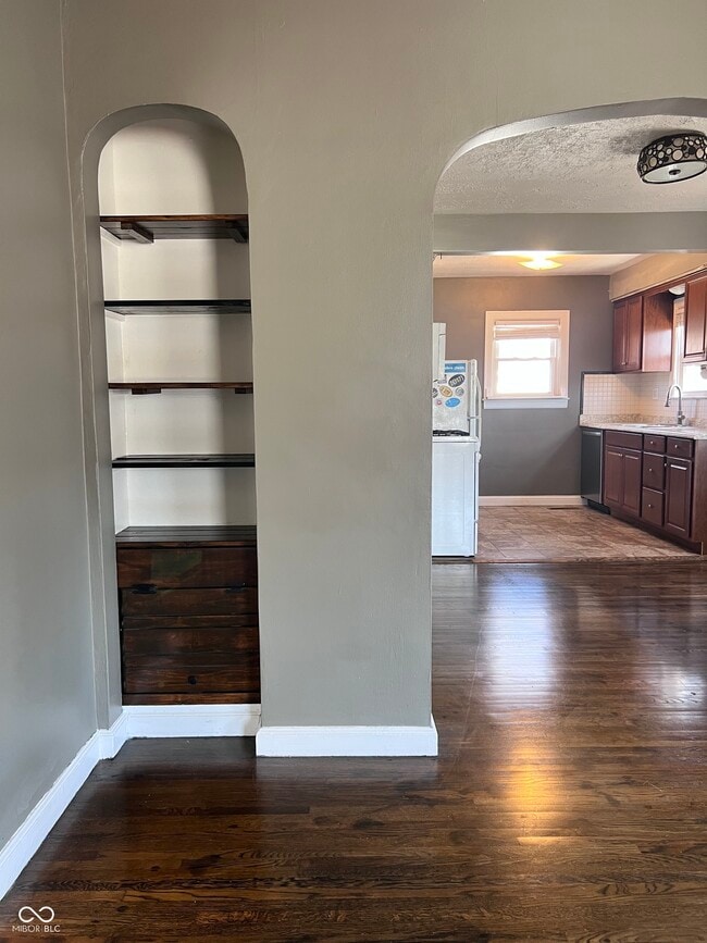 Building Photo - 1524 E 46th St