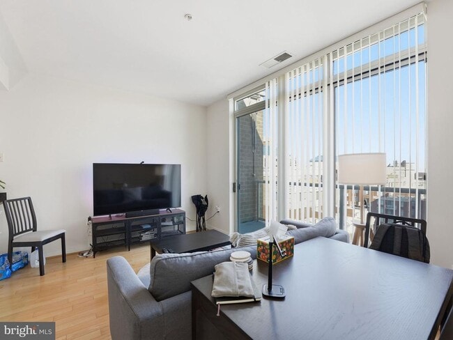 Building Photo - 820 N Pollard St