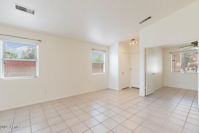 Building Photo - 10833 W Elm Ln