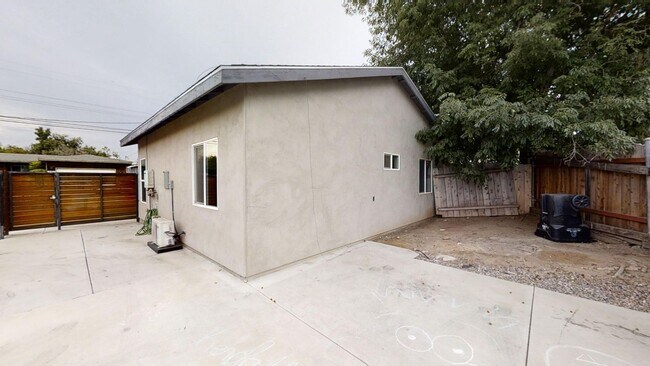 Building Photo - SDSU 3BD House – Walk to Campus, Prime Student Location