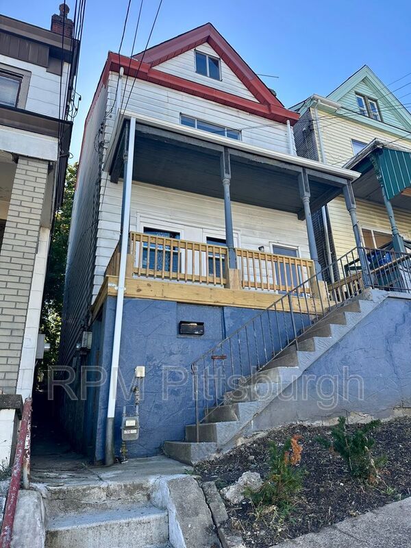 Building Photo - 2330 Eccles St