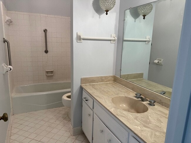 Building Photo - 8300 Sawyer Brown Rd