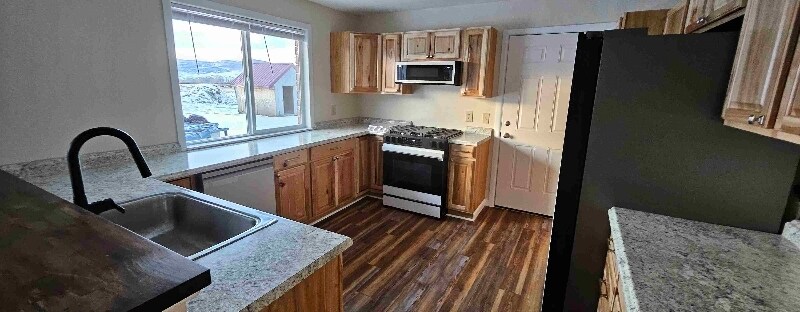 Building Photo - 14 3rd St