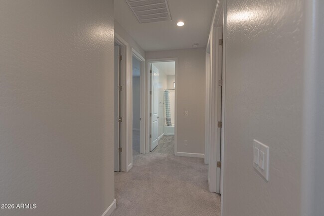 Building Photo - 6523 E Bluefield Ave