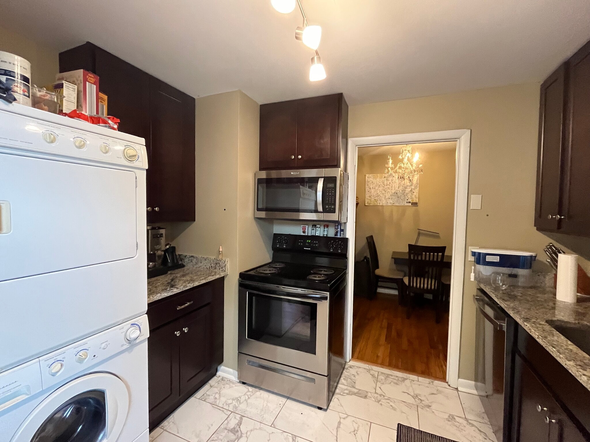 Building Photo - 3003 Oakland Ave