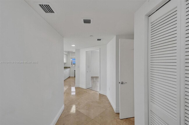 Building Photo - 19501 W Country Club Dr