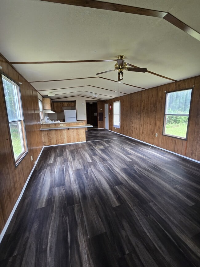 Building Photo - 472 Ruben Wells Rd