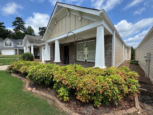 Building Photo - Cozy 2/2 House in Cartersville- $1,695