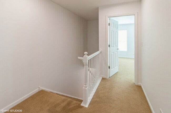 Building Photo - 2224 S Crambourne Way