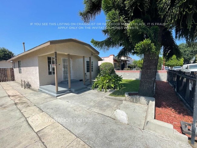 Building Photo - 2640 E 110th St