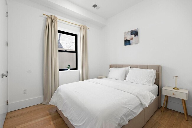 Building Photo - 206 Fulton Ave