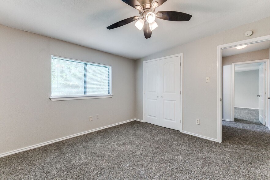 Building Photo - 12129 Spring Branch Dr