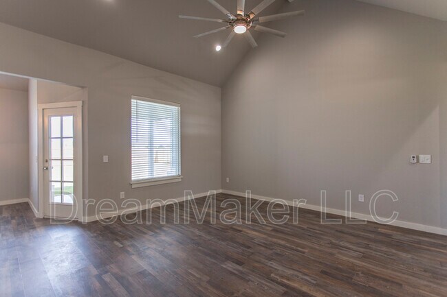 Building Photo - 3141 SE 35th St