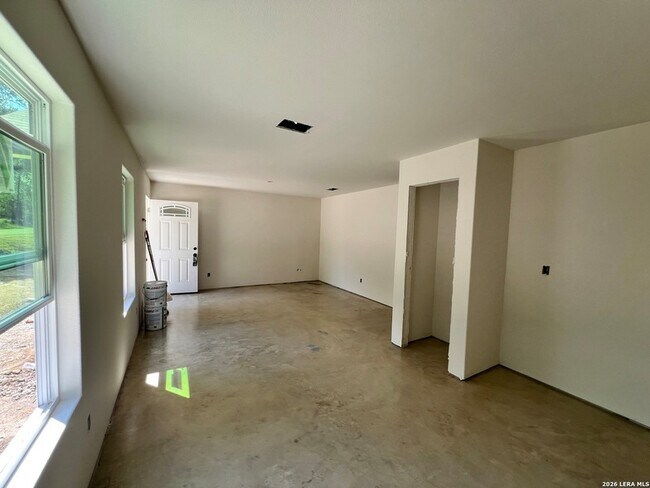 Building Photo - 510 Valley View St