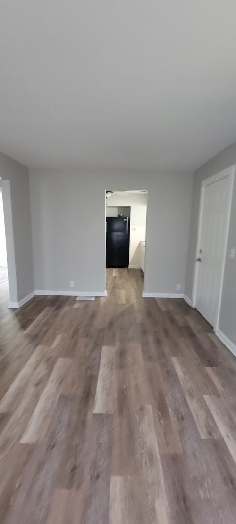 Building Photo - Newly Updated Spacious Two Bedroom w/Bonus...