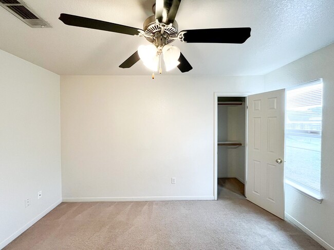 Building Photo - 312 Cedar Ridge Dr
