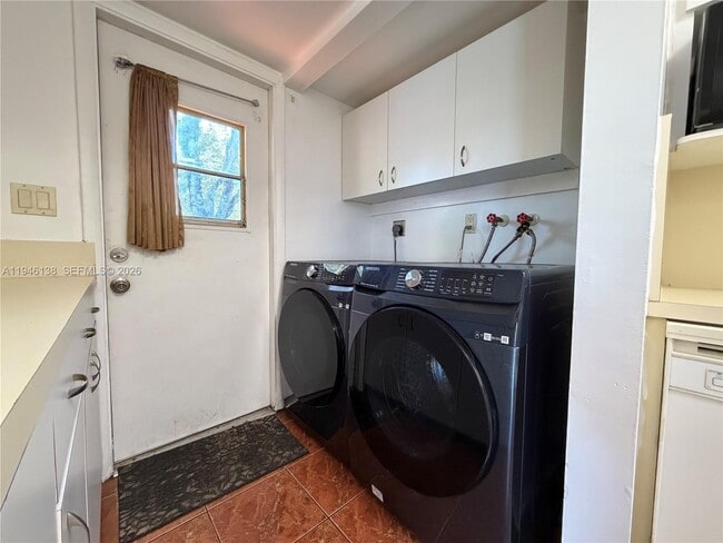 Building Photo - 7081 W Sunrise Blvd