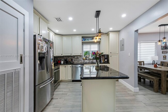 Building Photo - 1620 SW 19th St