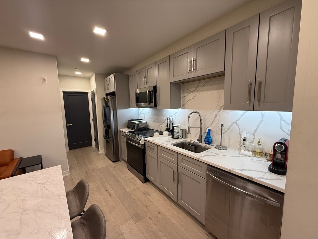 Kitchen - 1355 Bryant St NE