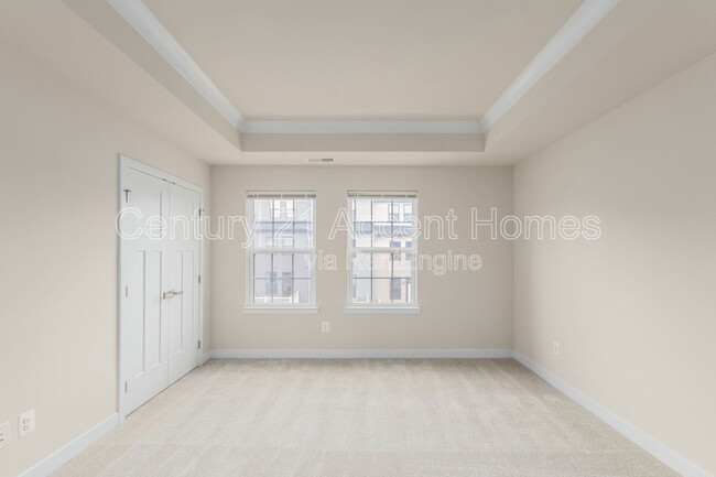 Building Photo - 14020 Sunrise Valley Dr