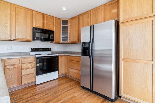 Building Photo - Spacious 3 Bed, 2.5 Bath Home In Sterling ...