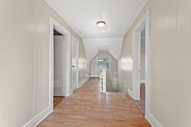 Building Photo - 306 E High St