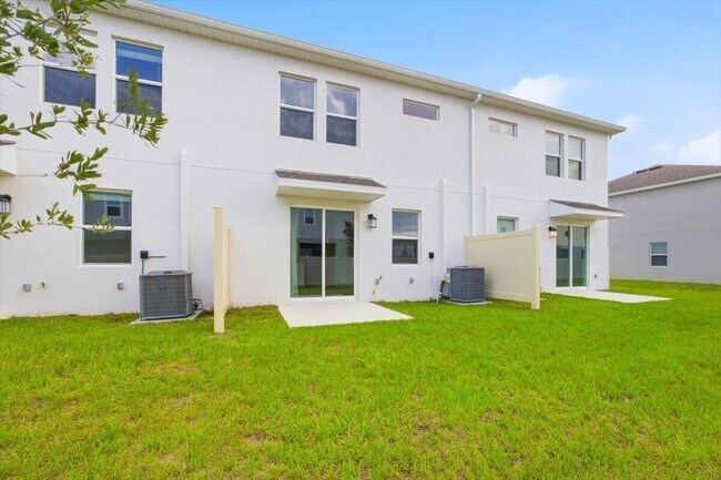 Building Photo - 3040 Chromatic St
