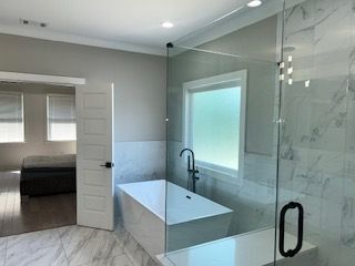 Building Photo - 960 Nours Cir SE