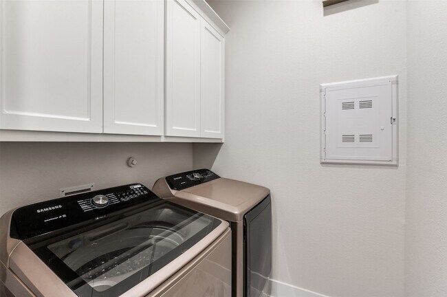 Building Photo - 3712 Connie Ln